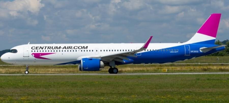 Airbus A321neo Centrum Air на рулёжной дорожке